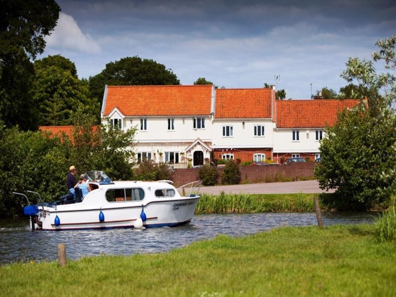 Wayford Bridge Inn Hotel Stalham Exterior foto